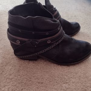 Women's ankle boots